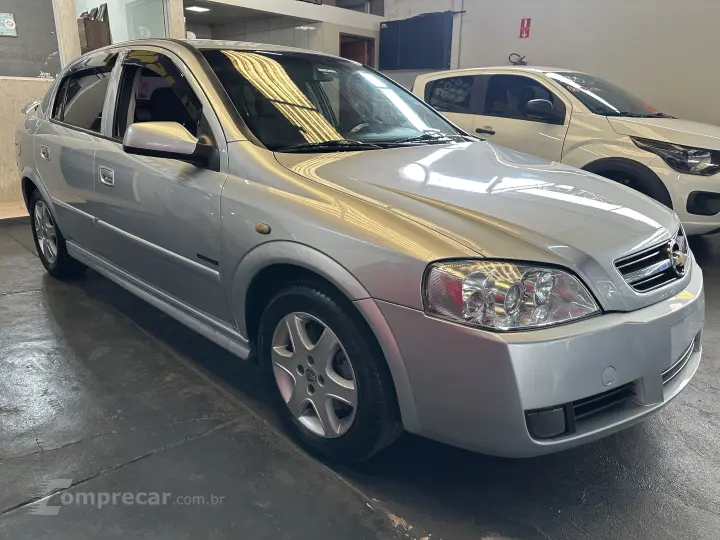 ASTRA 2.0 MPFI Advantage 8V