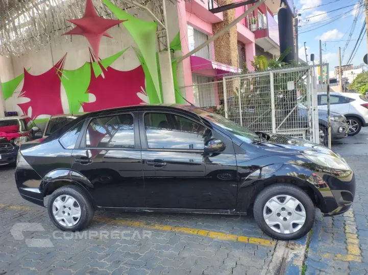 FIESTA 1.6 ROCAM SE SEDAN 8V