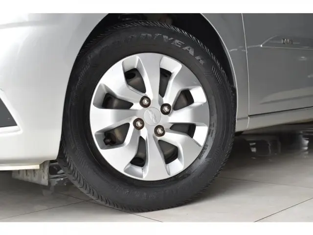 ONIX - 1.0 MPFI LT 8V 4P MANUAL