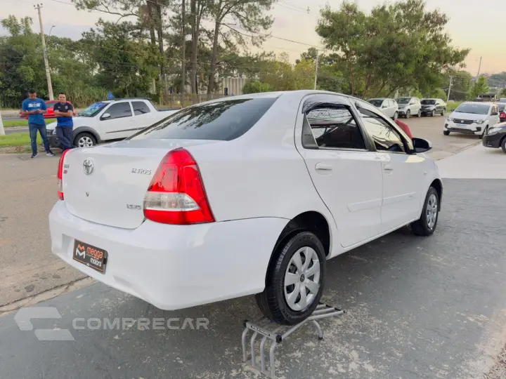 Etios Sedan 1.5 16V 4P FLEX XS