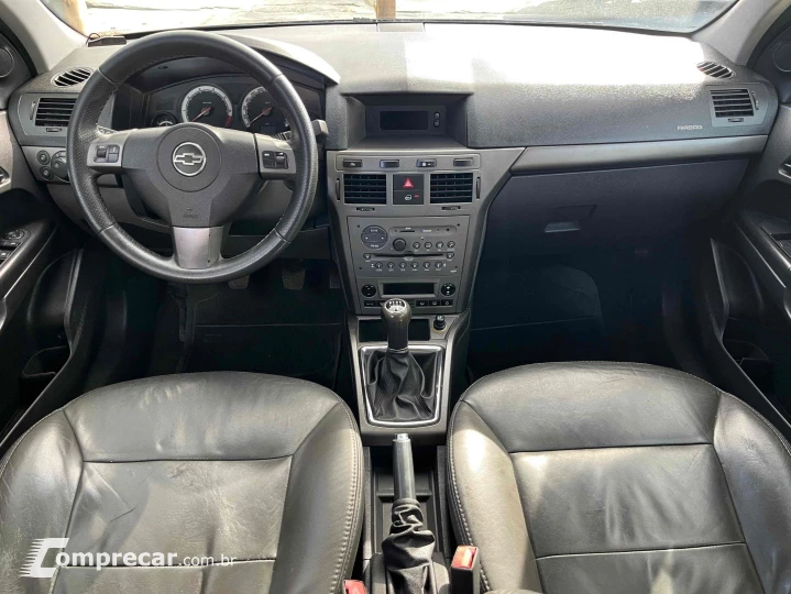 VECTRA 2.0 MPFI GT HATCH 8V FLEX 4P MANUAL