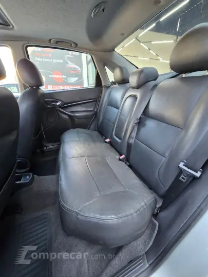 Focus Ghia Sed. 2.0 16V/ 2.0 16V Flex 4p