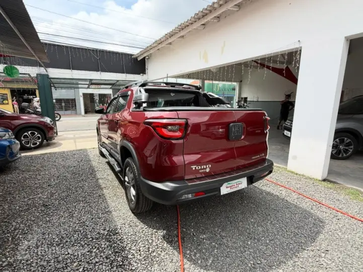 TORO 2.0 16V Turbo Freedom 4WD