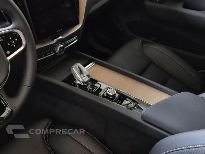 XC60 2.0 T8 PHEV PLUS AWD GEARTRONIC