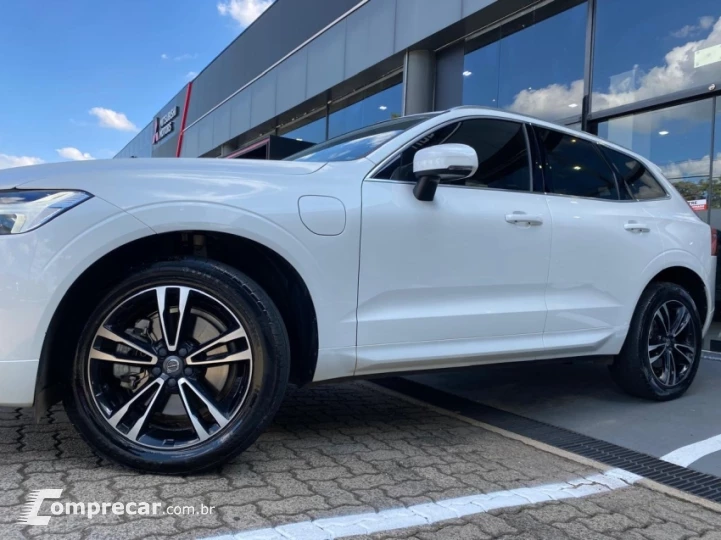 XC60 2.0 T8 Hybrid Momentum AWD Geartronic