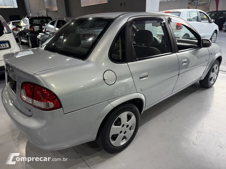 CLASSIC 1.0 MPFI LS 8V FLEX 4P MANUAL