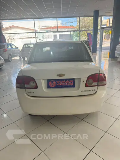 CLASSIC 1.0 MPFI Sedan 8V
