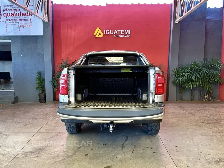 RAMPAGE 2.0 TURBO DIESEL LARAMIE 4X4 AUTOMÁTICO