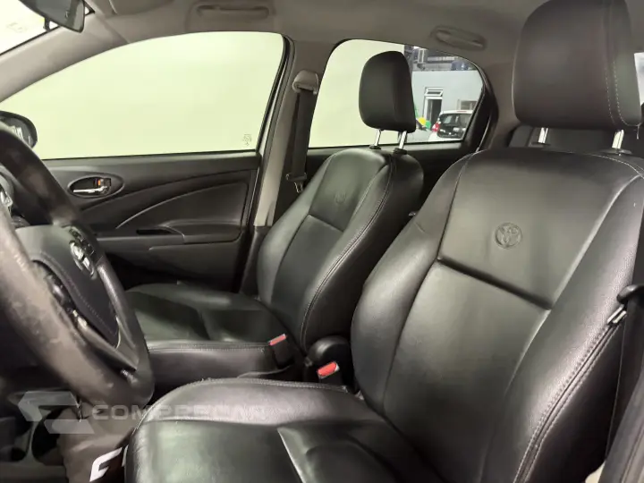 ETIOS 1.5 X PLUS SEDAN 16V FLEX 4P AUTOMÁTICO
