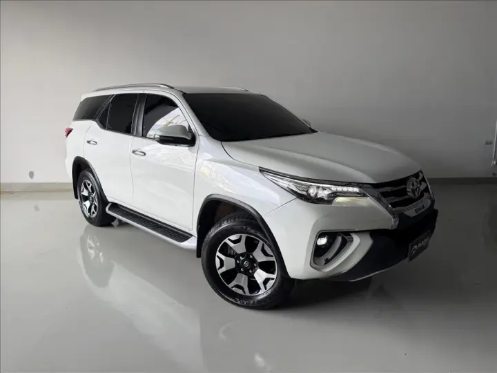 HILUX SW4 2.8 SRX DIAMOND 4X4 7 LUGARES 16V TURBO