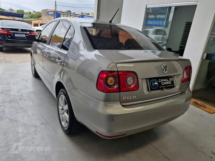 POLO SEDAN 2.0 MI Comfortline 8V