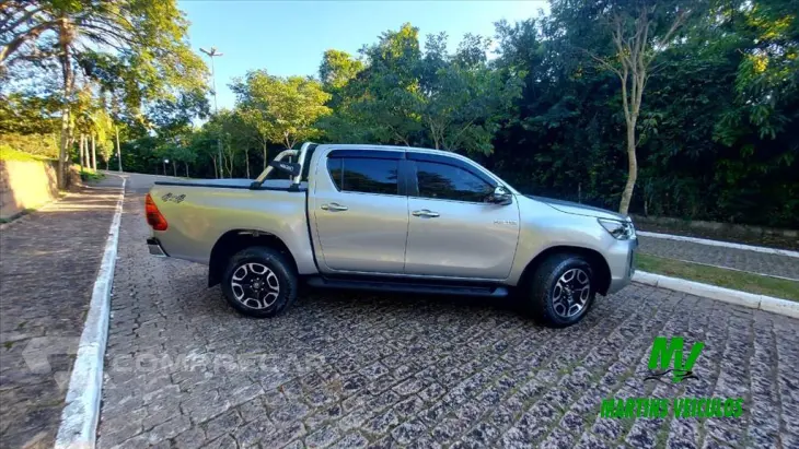 HILUX 2.8 D-4D TURBO DIESEL CD SRX 4X4 AUTOMÁTICO