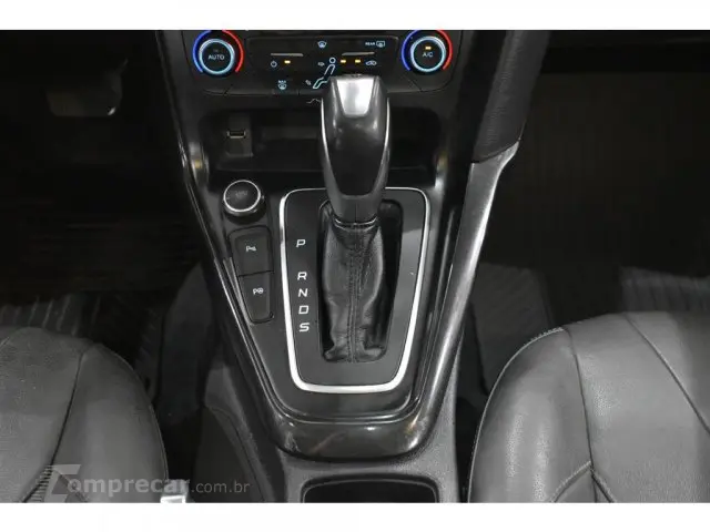 FOCUS HATCH - 2.0 TITANIUM 16V 4P POWERSHIFT