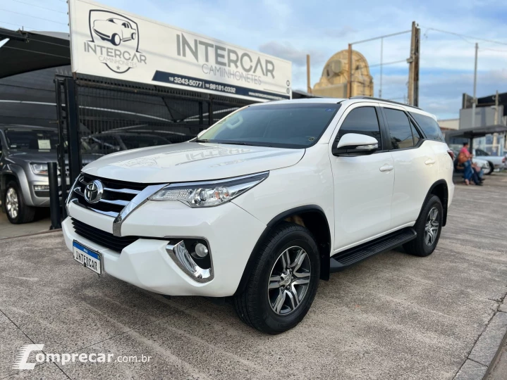 HILUX SW4 2.7 SR 7 Lugares 4X2 16V