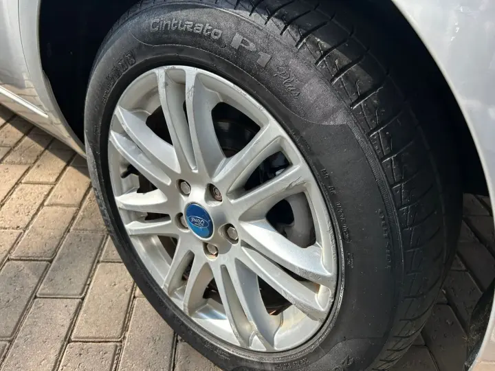 Focus Sedan 2.0 16V/2.0 16V Flex 4p