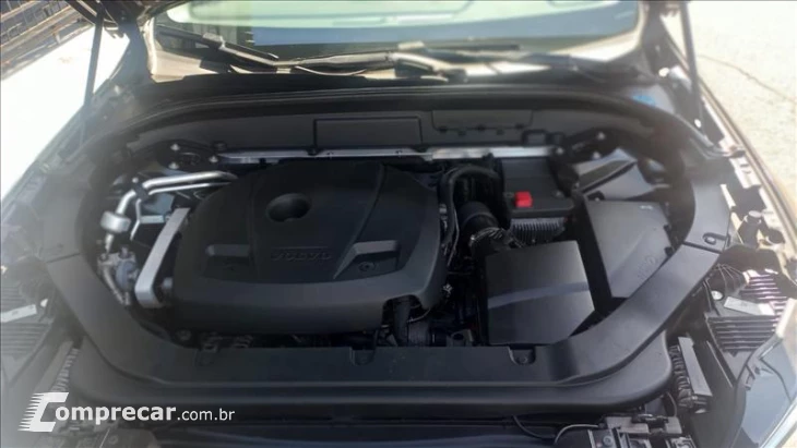 XC60 2.0 T5 Momentum AWD Geartronic