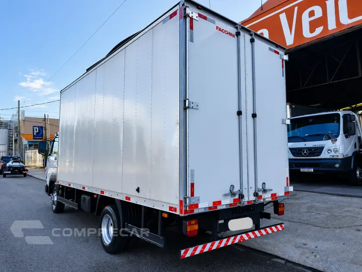 Delivery 8.160 + Baú Facchini