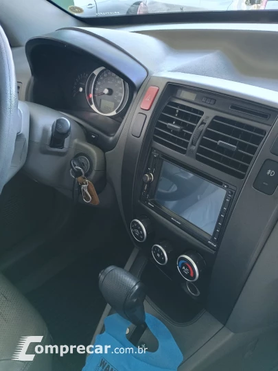 Tucson GL Automática
