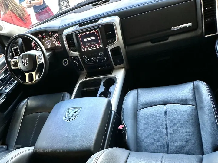 CLASSIC 5.7 V8 GASOLINA LARAMIE NIGHT EDITION CD 4X4 AUTOMÁT