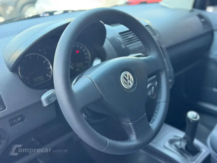 POLO SEDAN 1.6 MI 8V
