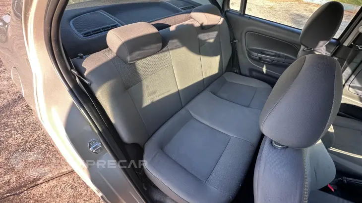 VOYAGE 1.0 12V MPI Totalflex
