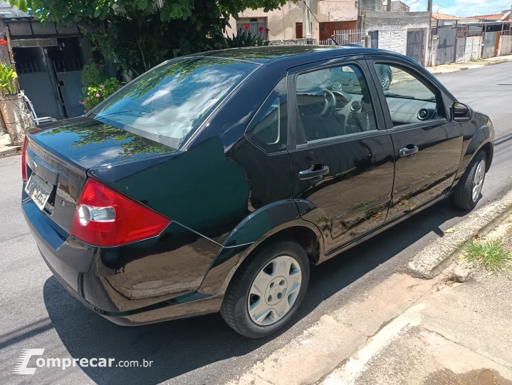 FIESTA 1.6 Rocam SE Plus Sedan 8V