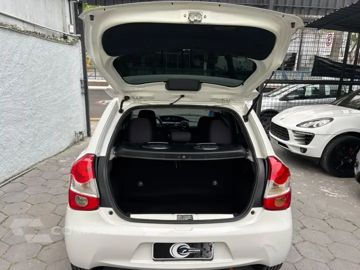 ETIOS 1.5 XS 16V FLEX 4P MANUAL