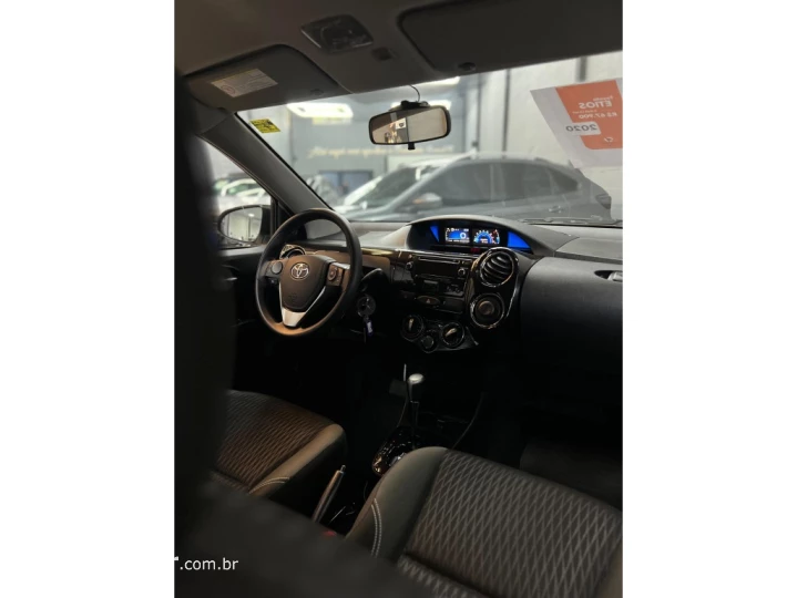ETIOS 1.5 X PLUS SEDAN 16V FLEX 4P AUTOMÁTICO