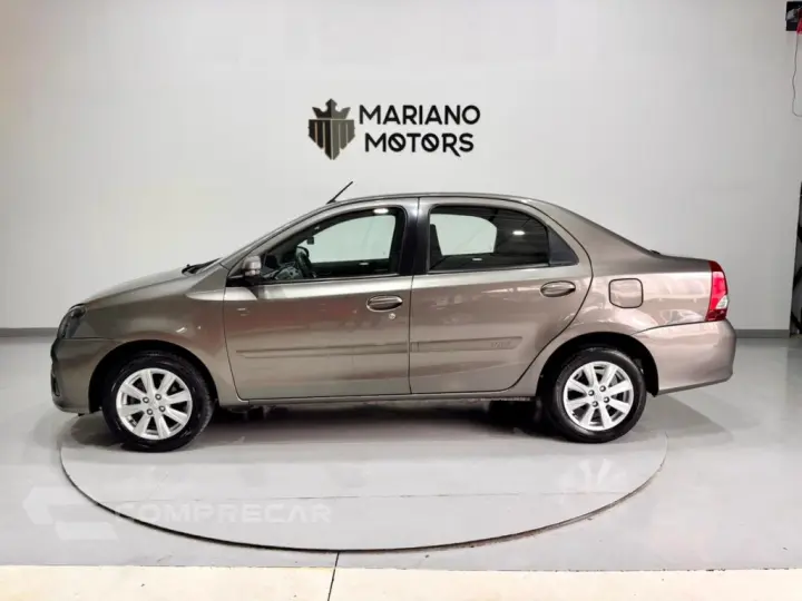ETIOS 1.5 X PLUS SEDAN 16V FLEX 4P AUTOMÁTICO