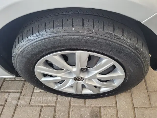 FOX - 1.6 MI PRIME 8V 4P MANUAL