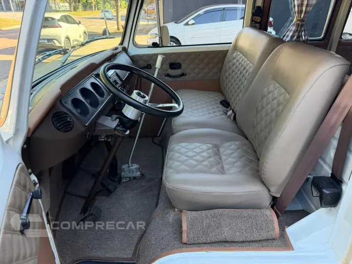 Kombi 1.6 Std 8V Gasolina 3P Manual