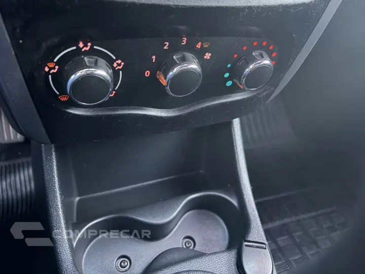 LOGAN 1.0 Authentique 16V