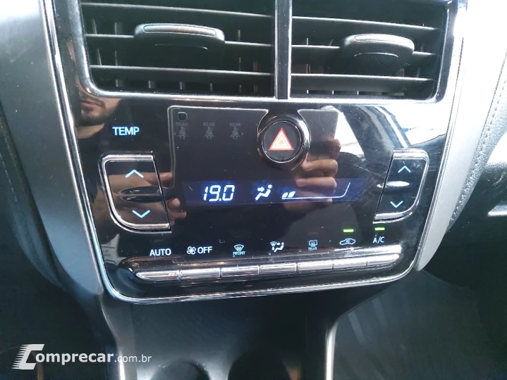 YARIS 1.5 16V FLEX SEDAN XL LIVE MULTIDRIVE