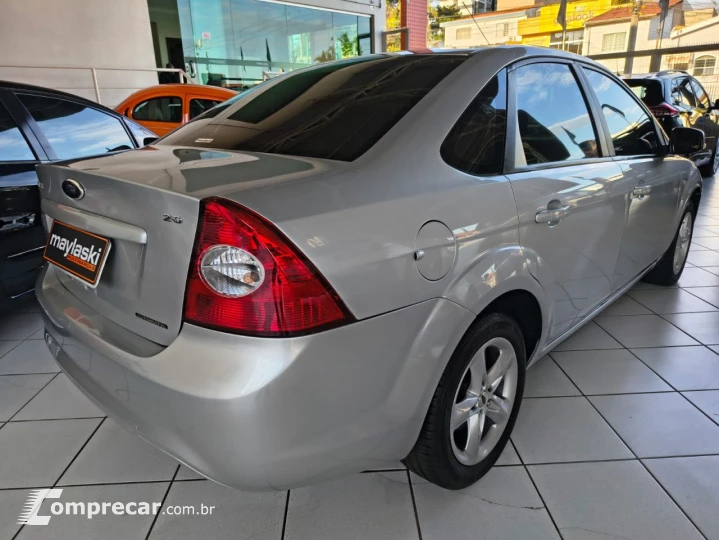 Focus Sedan 2.0 16V 4P GLX AUTOMÁTICO