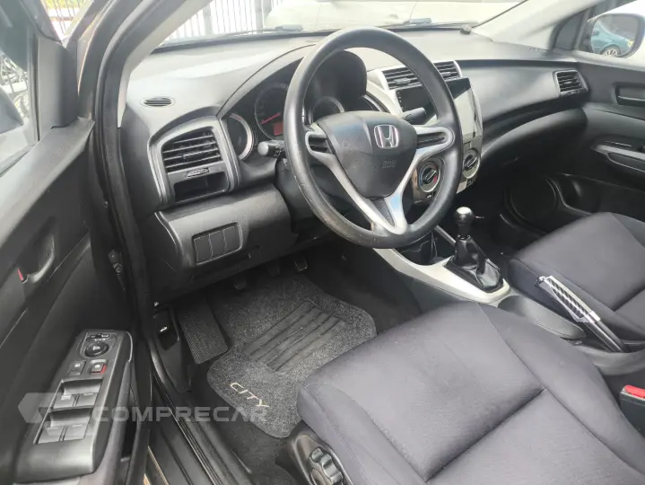 CITY 1.5 DX Sedan 16V