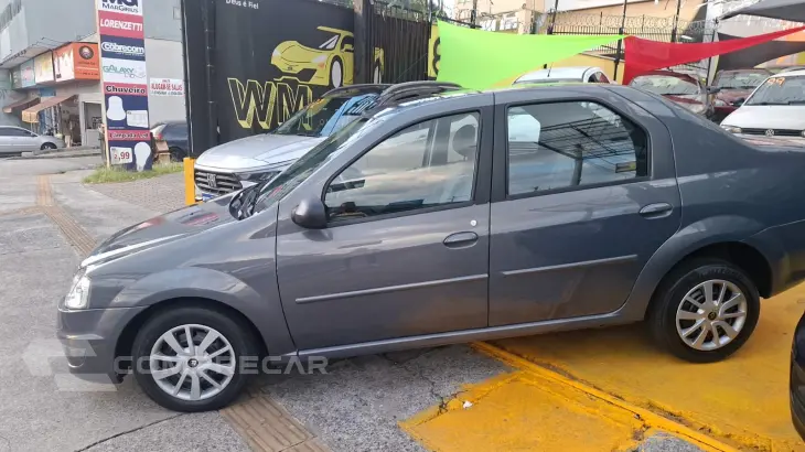 LOGAN 1.0 12V SCE Expression