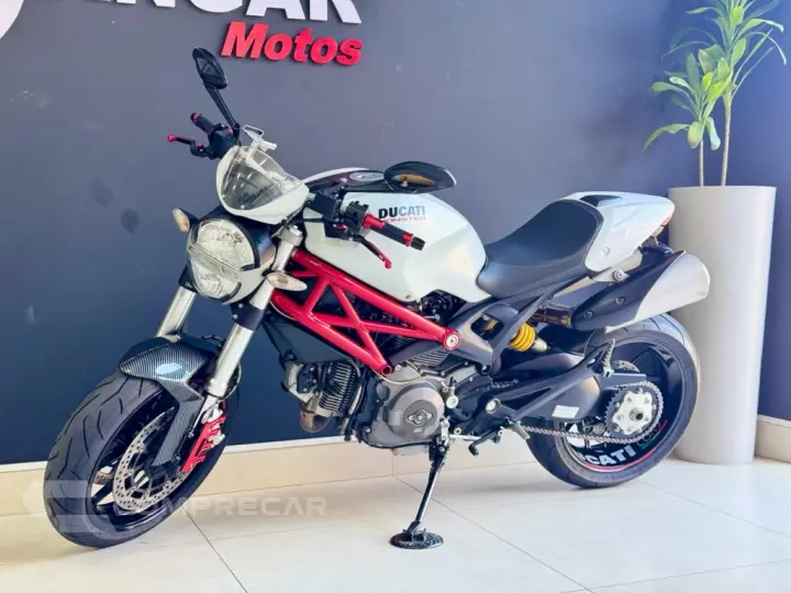 MONSTER 796