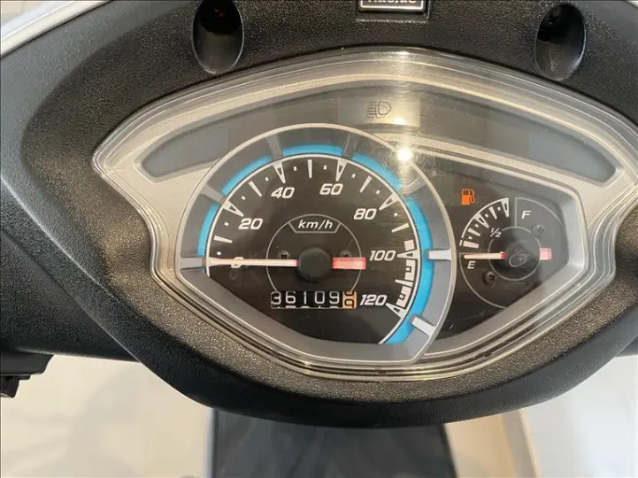 LINDY 125