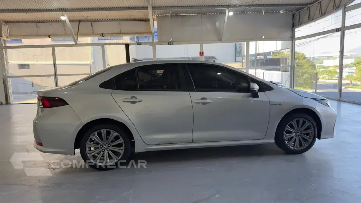 COROLLA 1.8 VVT-I Hybrid Altis