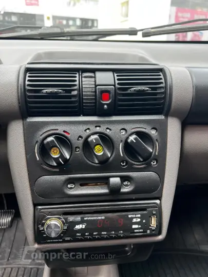 CLASSIC 1.0 MPFI Sedan 8V