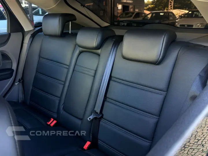 FOCUS 2.0 Titanium Hatch 16V