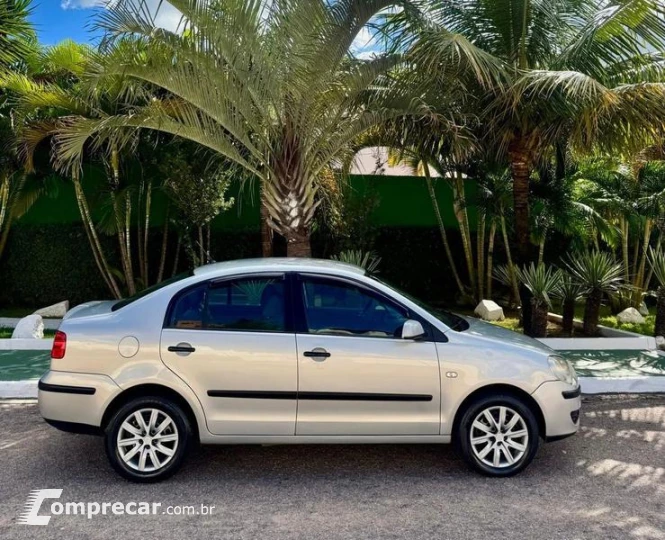 POLO SEDAN 1.6