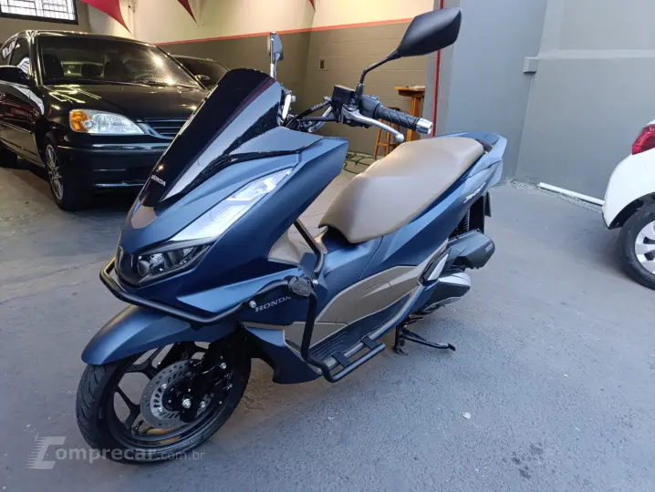 PCX 160 DLX