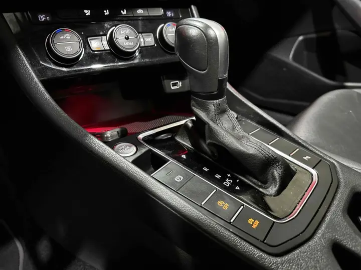 JETTA 1.4 250 TSI TOTAL FLEX COMFORTLINE TIPTRONIC