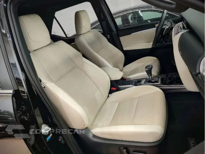 HILUX SW4 2.8 D-4D TURBO DIESEL DIAMOND 7L 4X4 AUTOMÁTICO