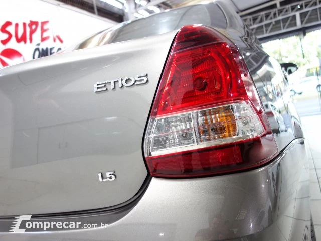 ETIOS SEDAN - 1.5 X PLUS SEDAN 16V 4P AUTOMÁTICO