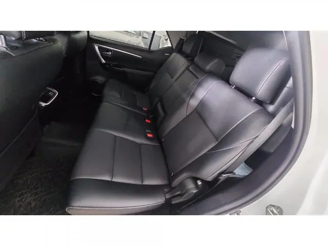 HILUX SW4 - 2.8 D-4D TURBO SRX 4X4 AUTOMÁTICO