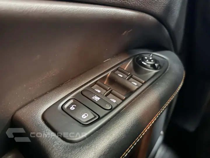 COMPASS 2.0 16V FLEX LONGITUDE AUTOMÁTICO