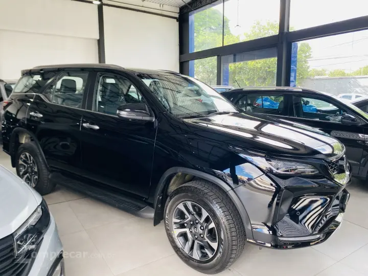 HILUX SW4 2.8 D-4D TURBO DIESEL SRX PLATINUM 7L 4X4 AUTOMÁTI