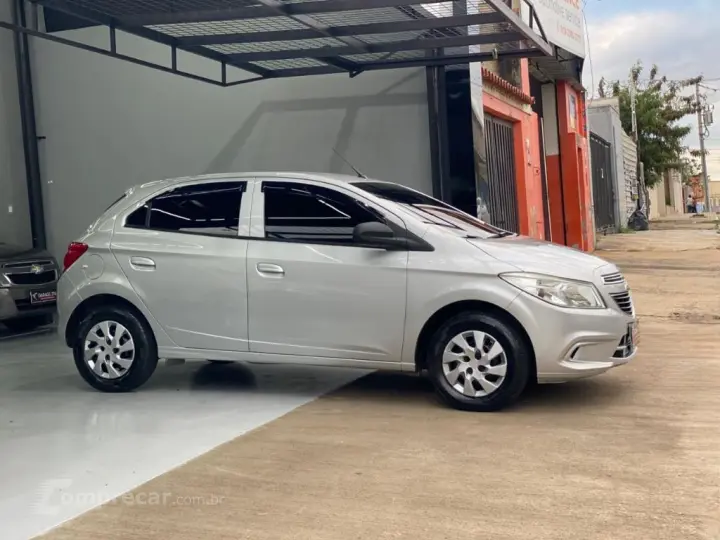 ONIX HATCH LT 1.0 8V FlexPower 5p Mec.